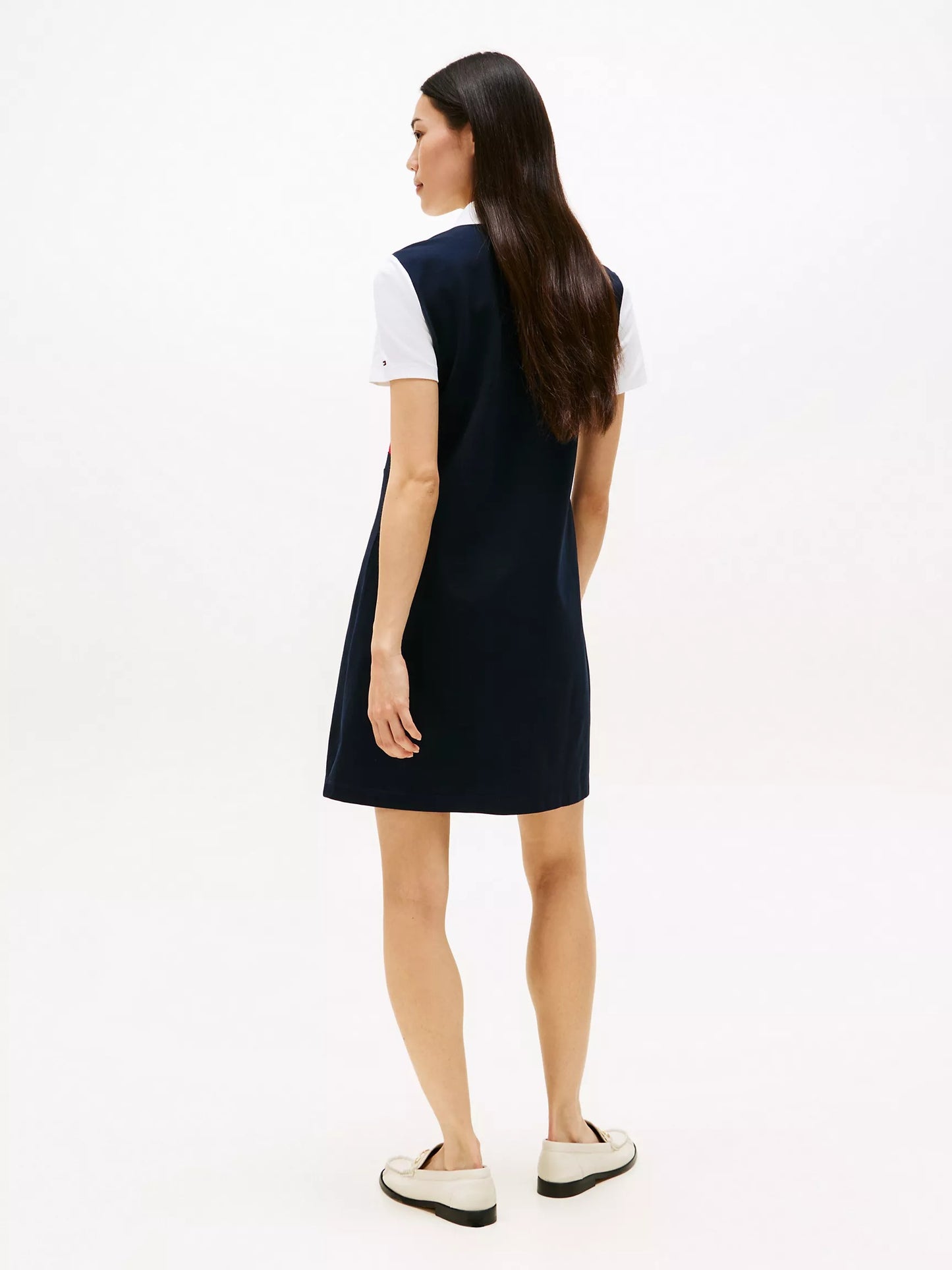 Vestido tela pique con colores en bloque y logo