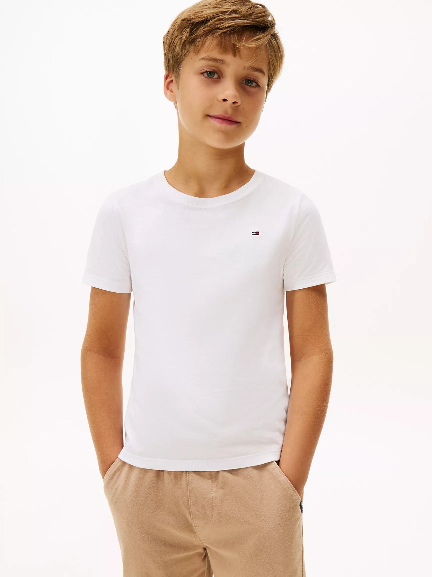 Franela cuello redondo unicolor con logo