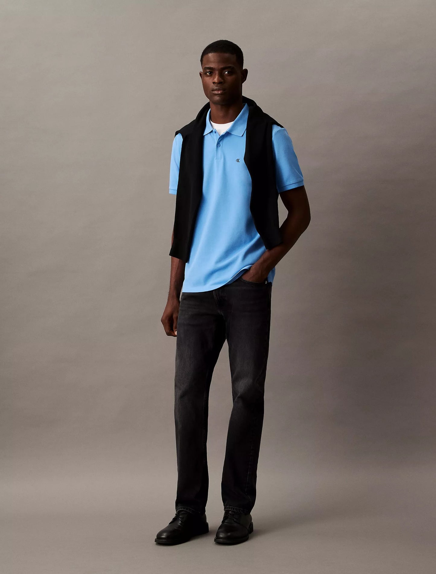 Chemise unicolor con logo