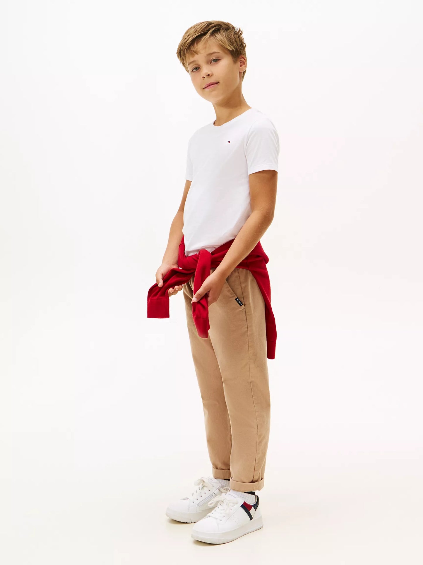 Franela cuello redondo unicolor con logo