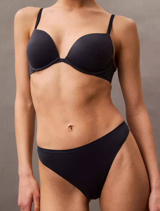 Panty de ajuste perfecto tipo hilo