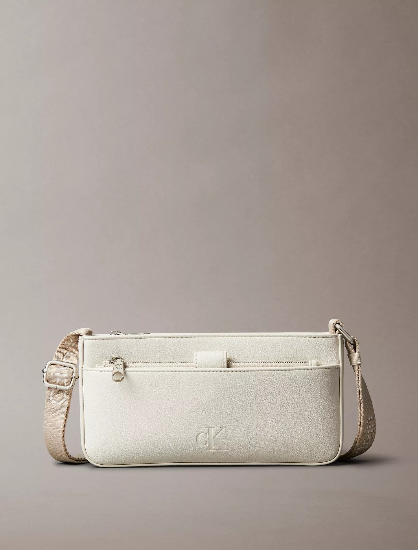 Cartera pequeña tipo bandolero con cremallera