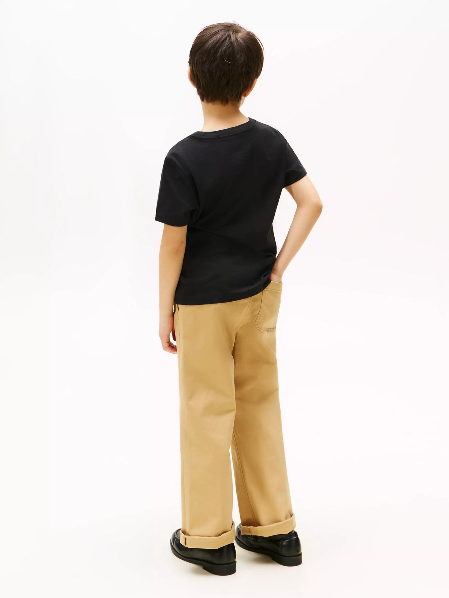 Franela cuello redondo unicolor con logo