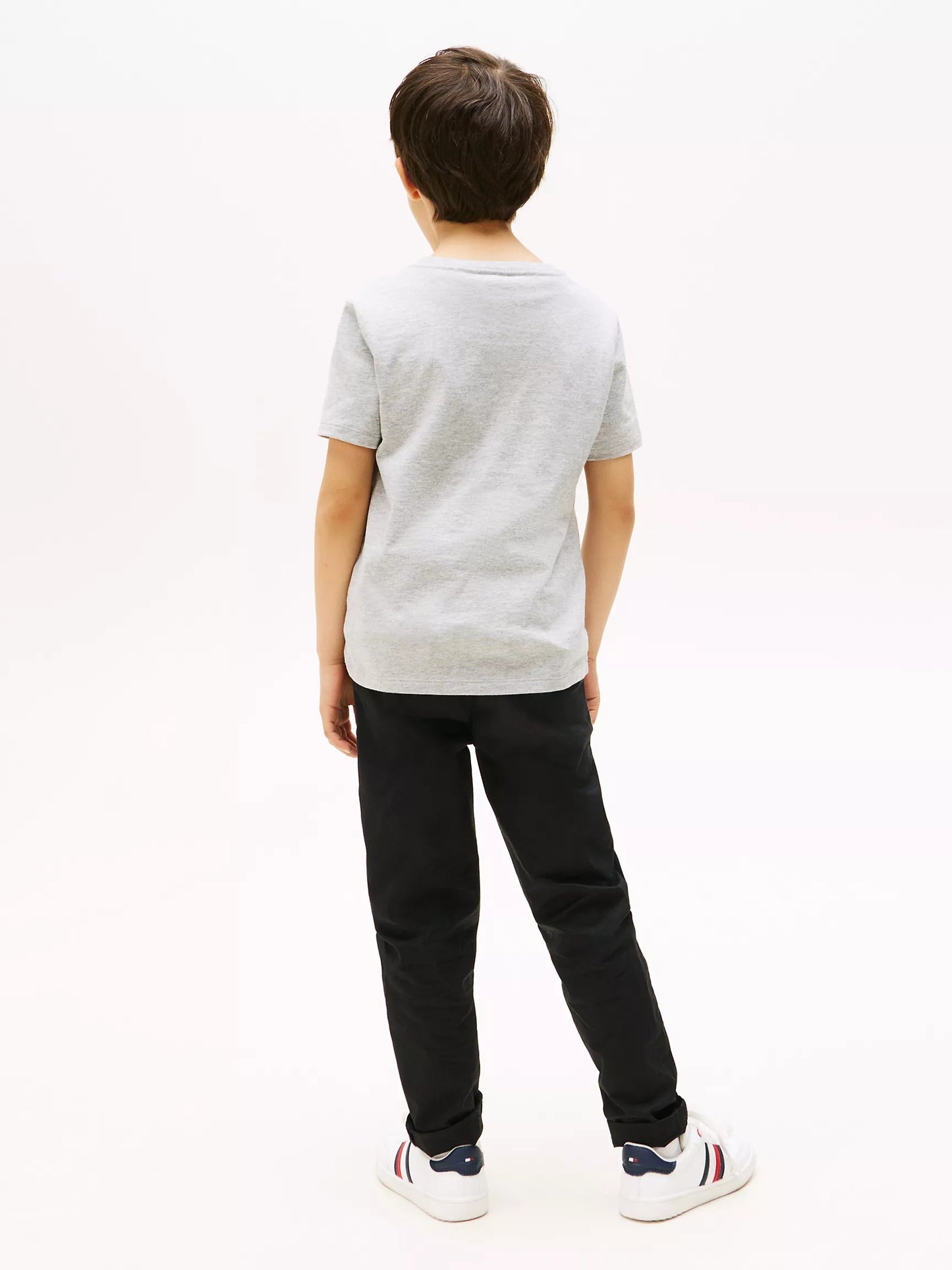 Franela cuello redondo unicolor con logo