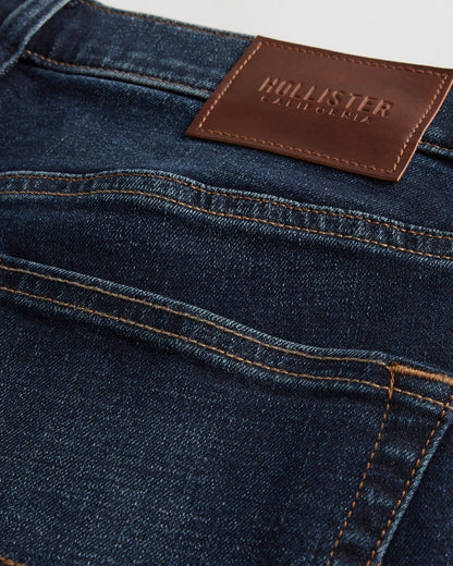 Jean ajustado atlético con lavado intenso