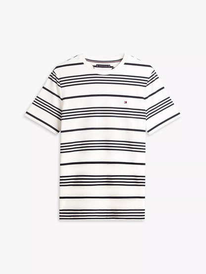 Franela cuello redondo con patrón de rayas