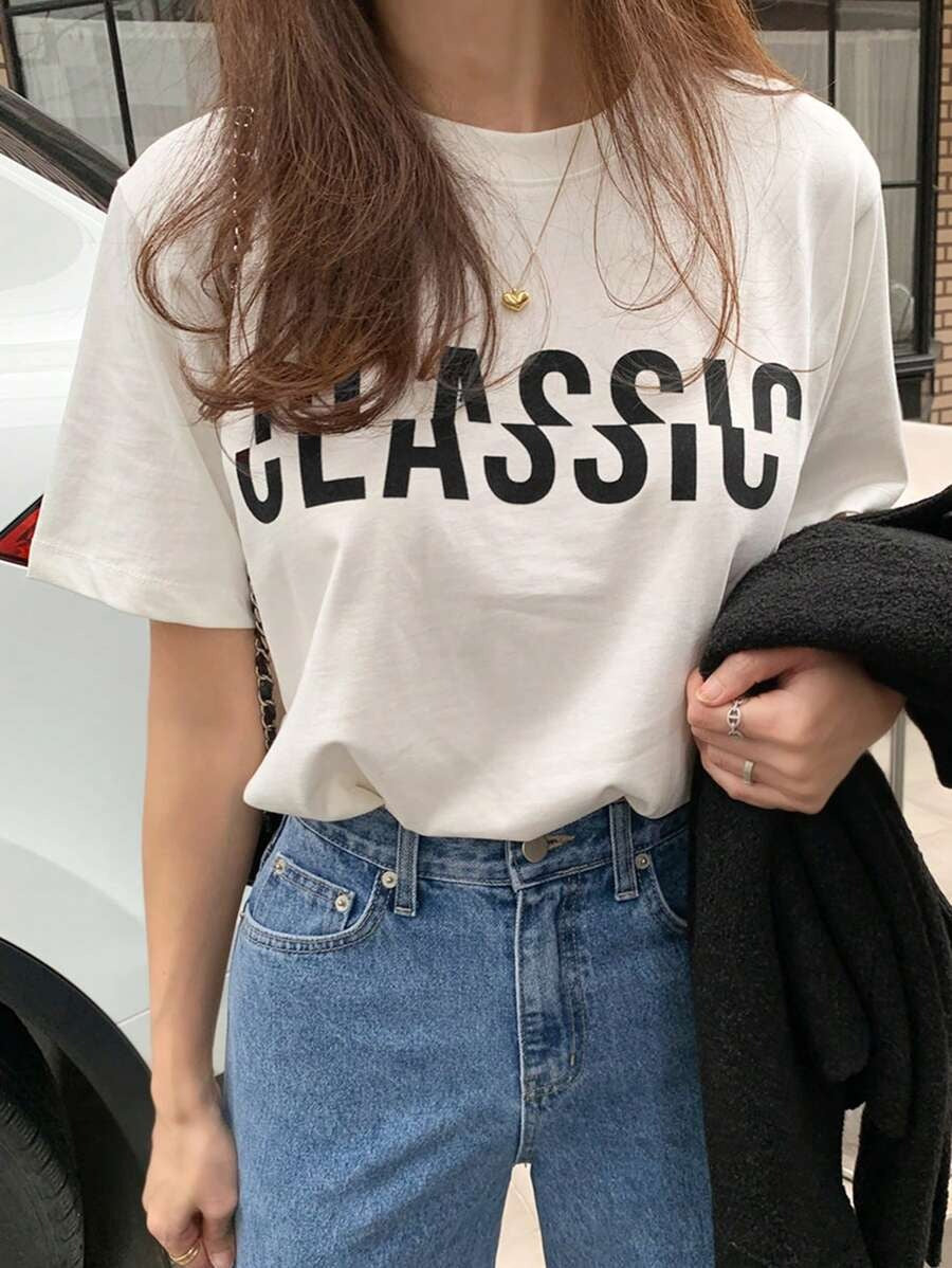 Camiseta holgada de cuello redondo con gráfico de letras