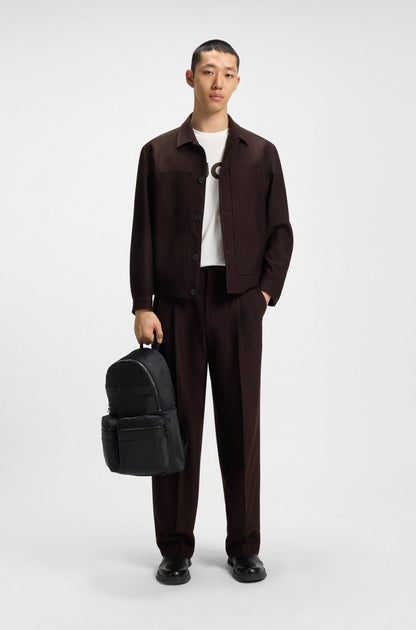 Franela cuello redondo con logo bordado central