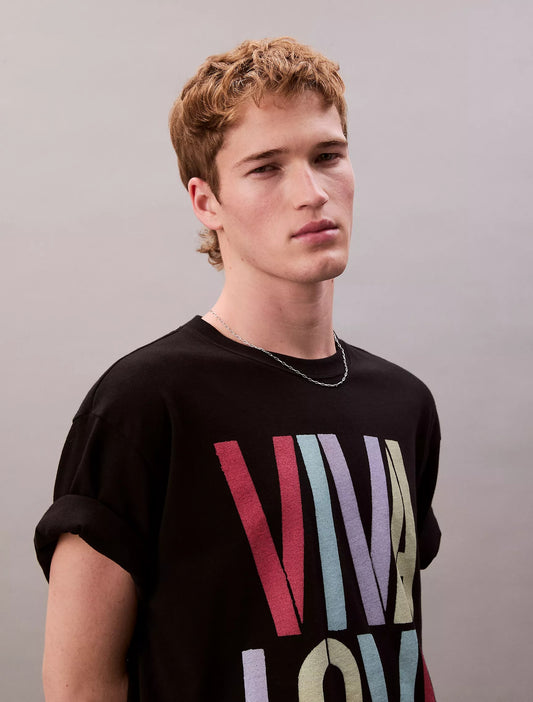 Franela holgada orgullo Viva Love de Marc Hundley