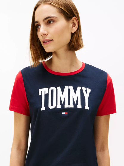 Franela de colores combinados y logo