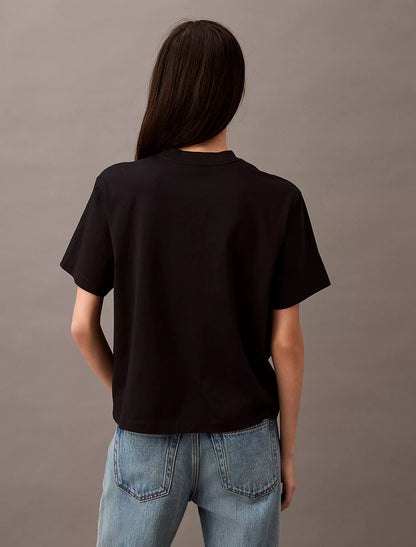 Franela boxy con logo estampado central