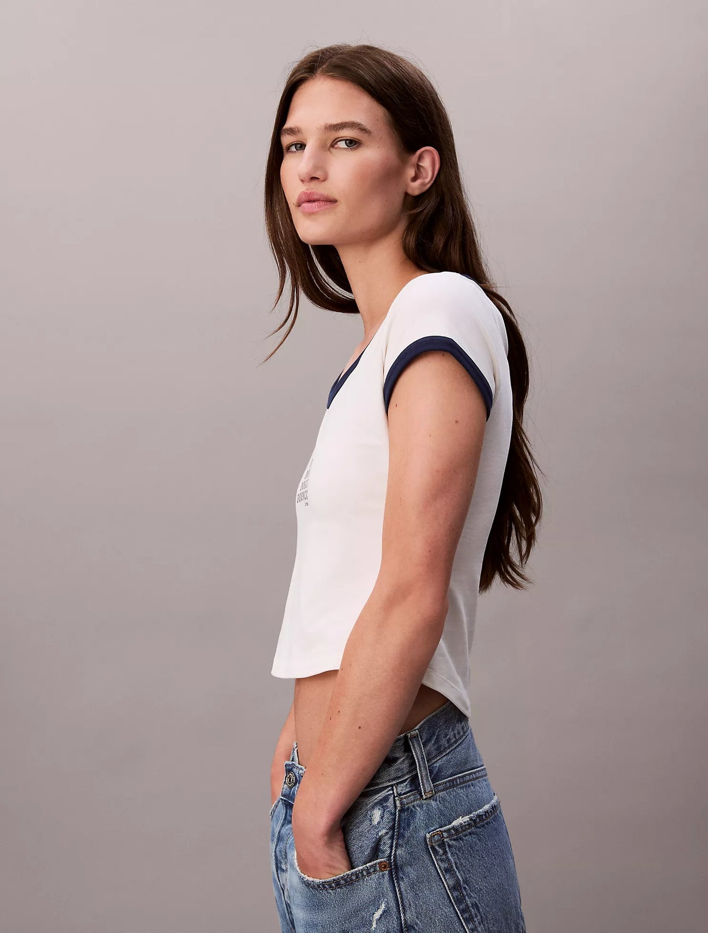 Franela ajustada con estampado central