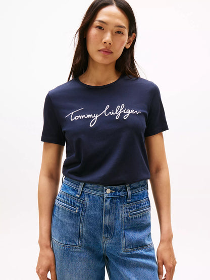 Franela cuello redondo unicolor con estampado central