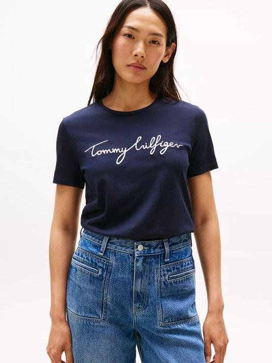 Franela cuello redondo unicolor con estampado central