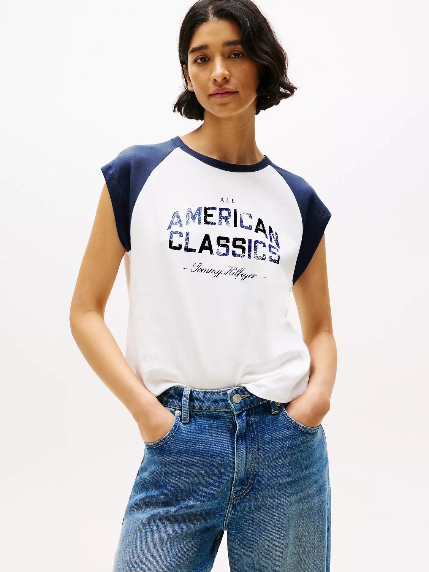 Franela cuello redondo manga raglan con estampado central