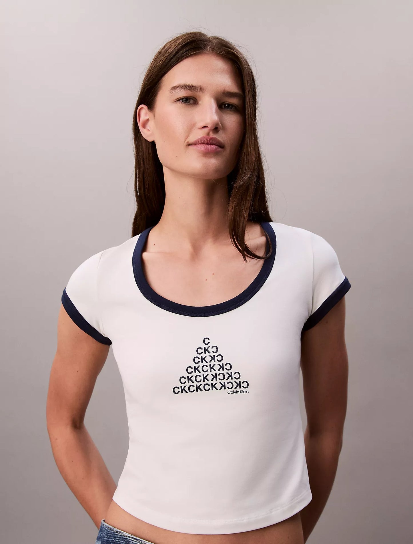 Franela ajustada con estampado central