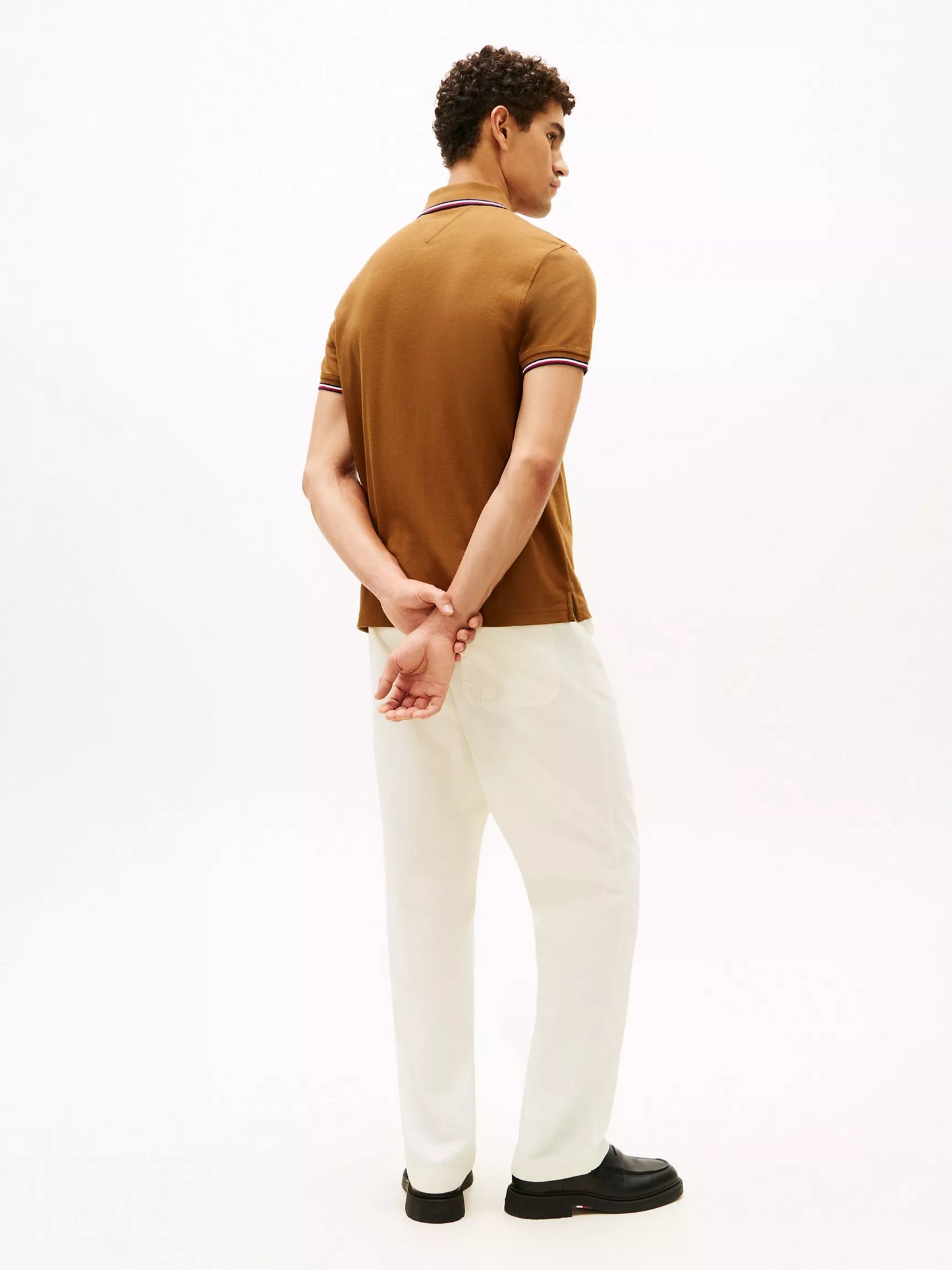 Chemise unicolor con cuello ribeteado