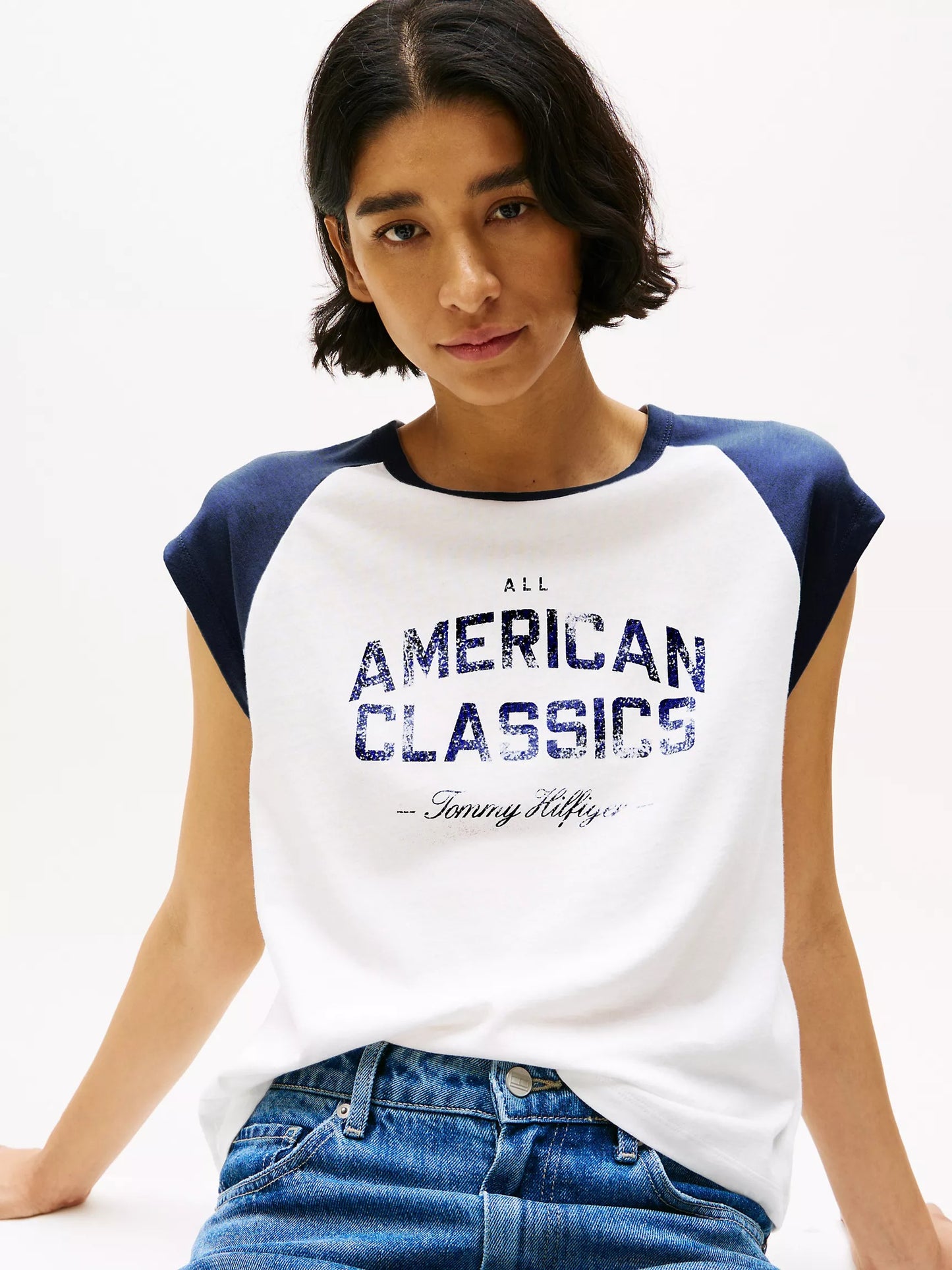 Franela cuello redondo manga raglan con estampado central