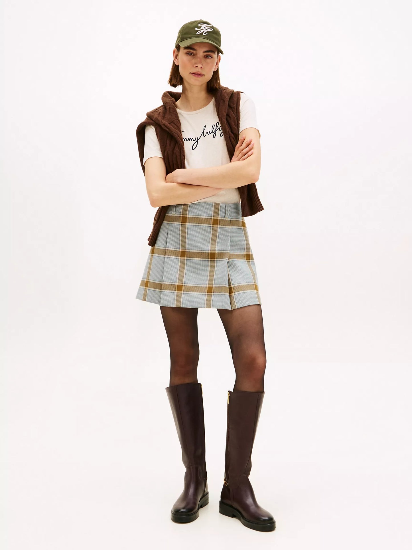 Franela cuello redondo unicolor con estampado central