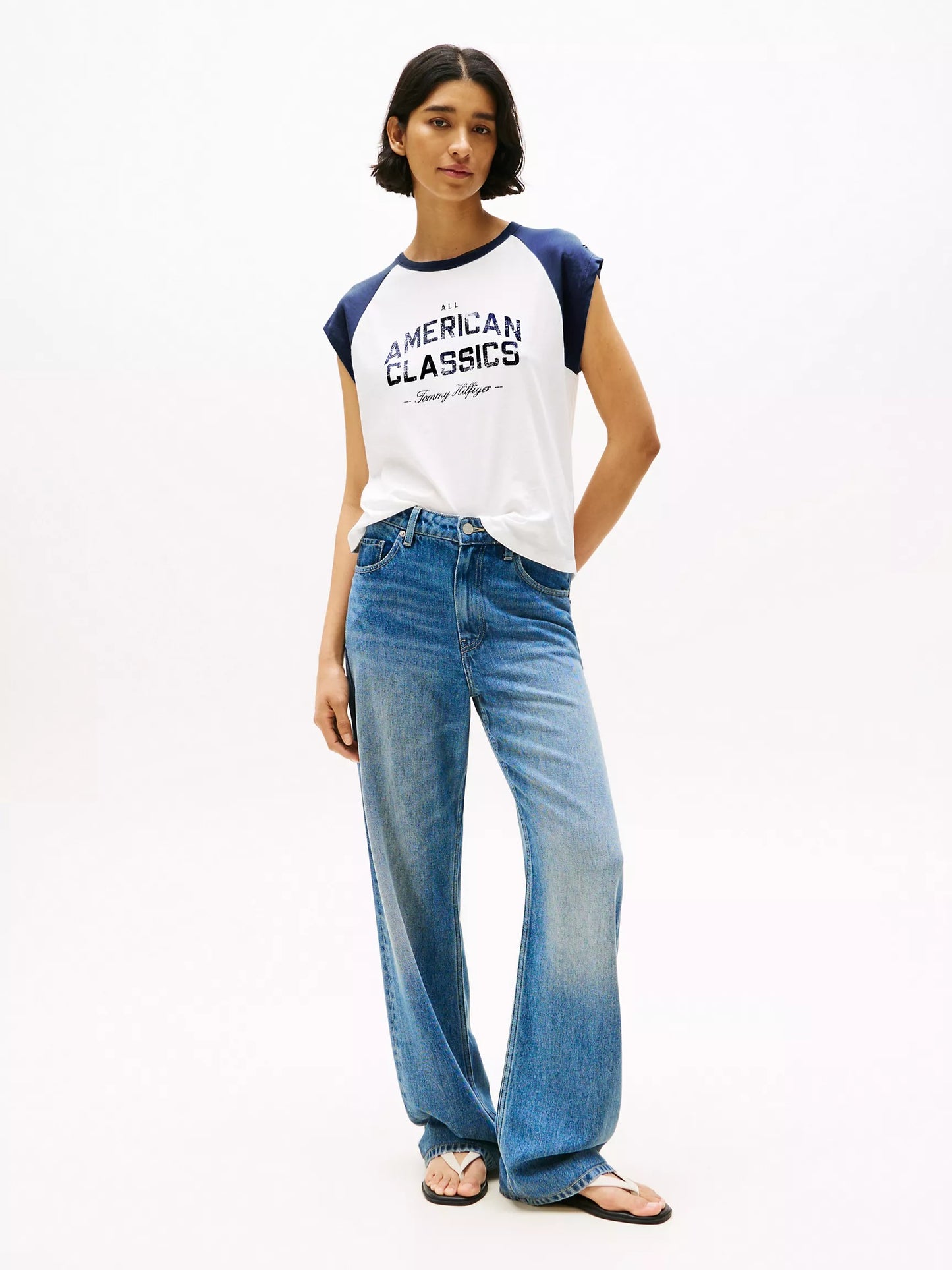 Franela cuello redondo manga raglan con estampado central