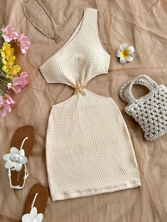 Vestido con un solo hombro, corte en la cintura con hebilla