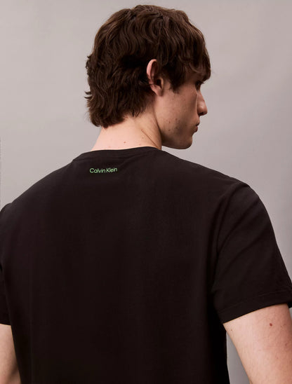 Franela holgada cuello redondo con estampado