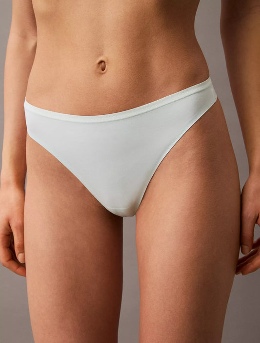 Panty de ajuste perfecto tipo hilo