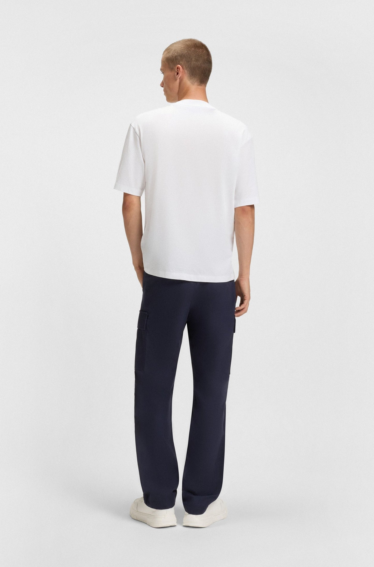 Franela cuello redondo con logo de central de carita