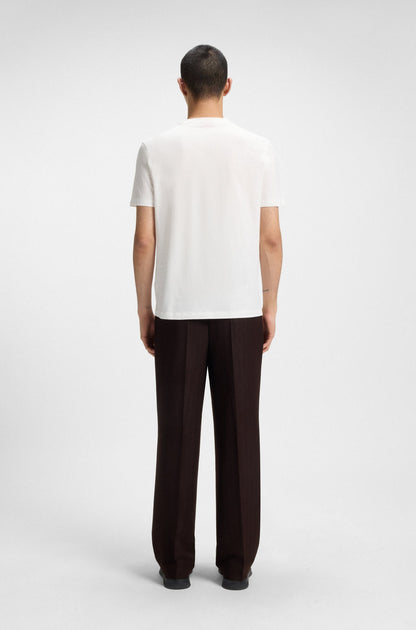 Franela cuello redondo con logo bordado central