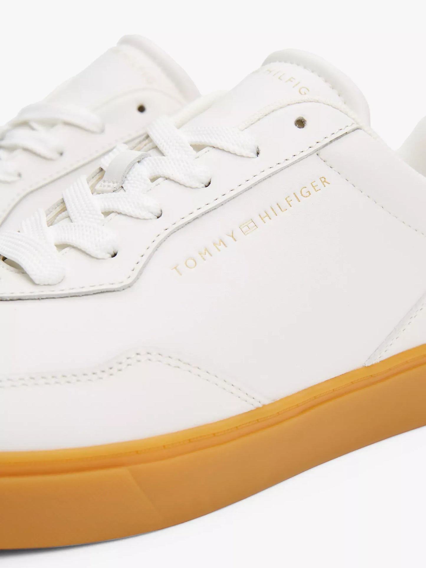 Calzado deportivo con logo