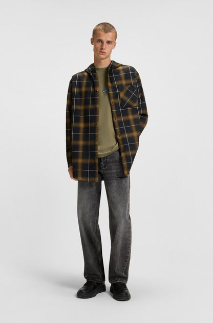 Franela cuello redondo con logo bordado central