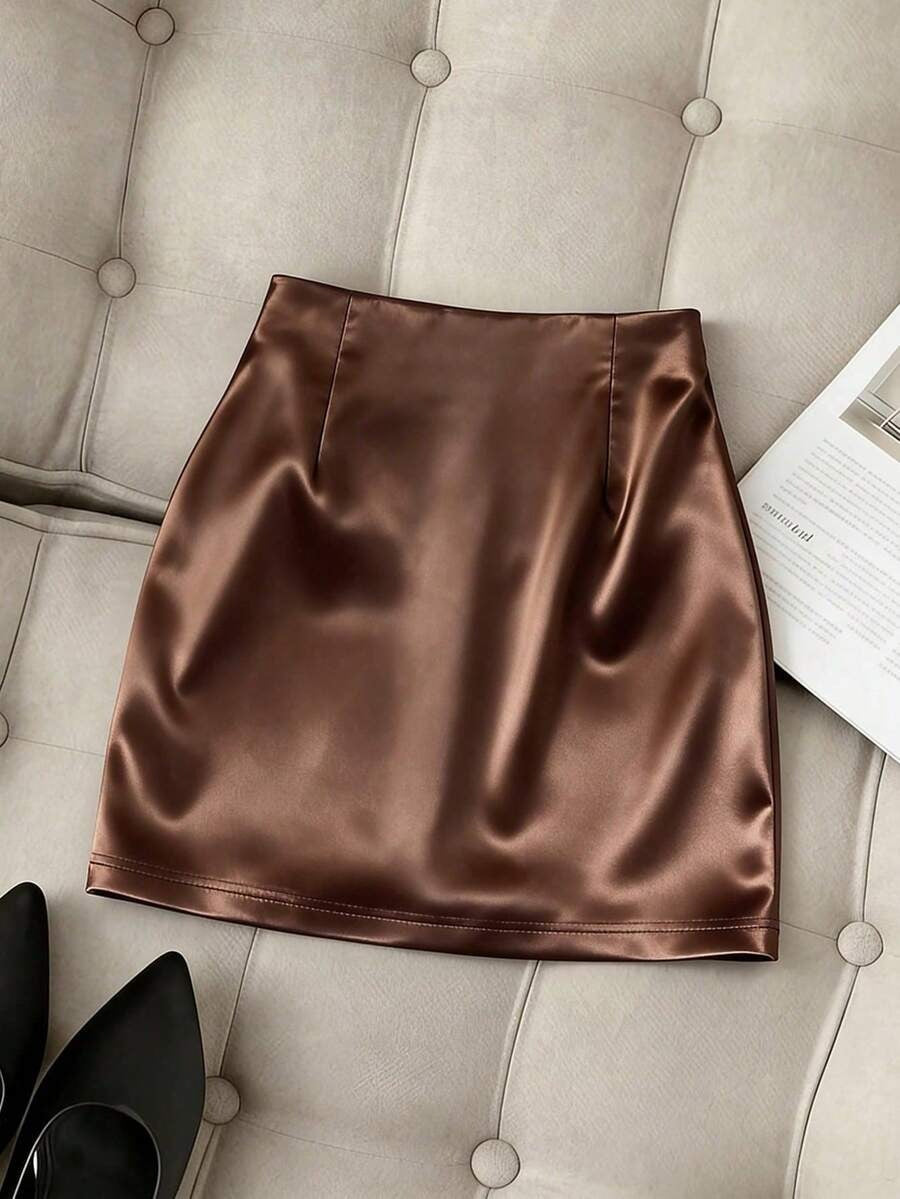 Falda mini ajustada con pliegues