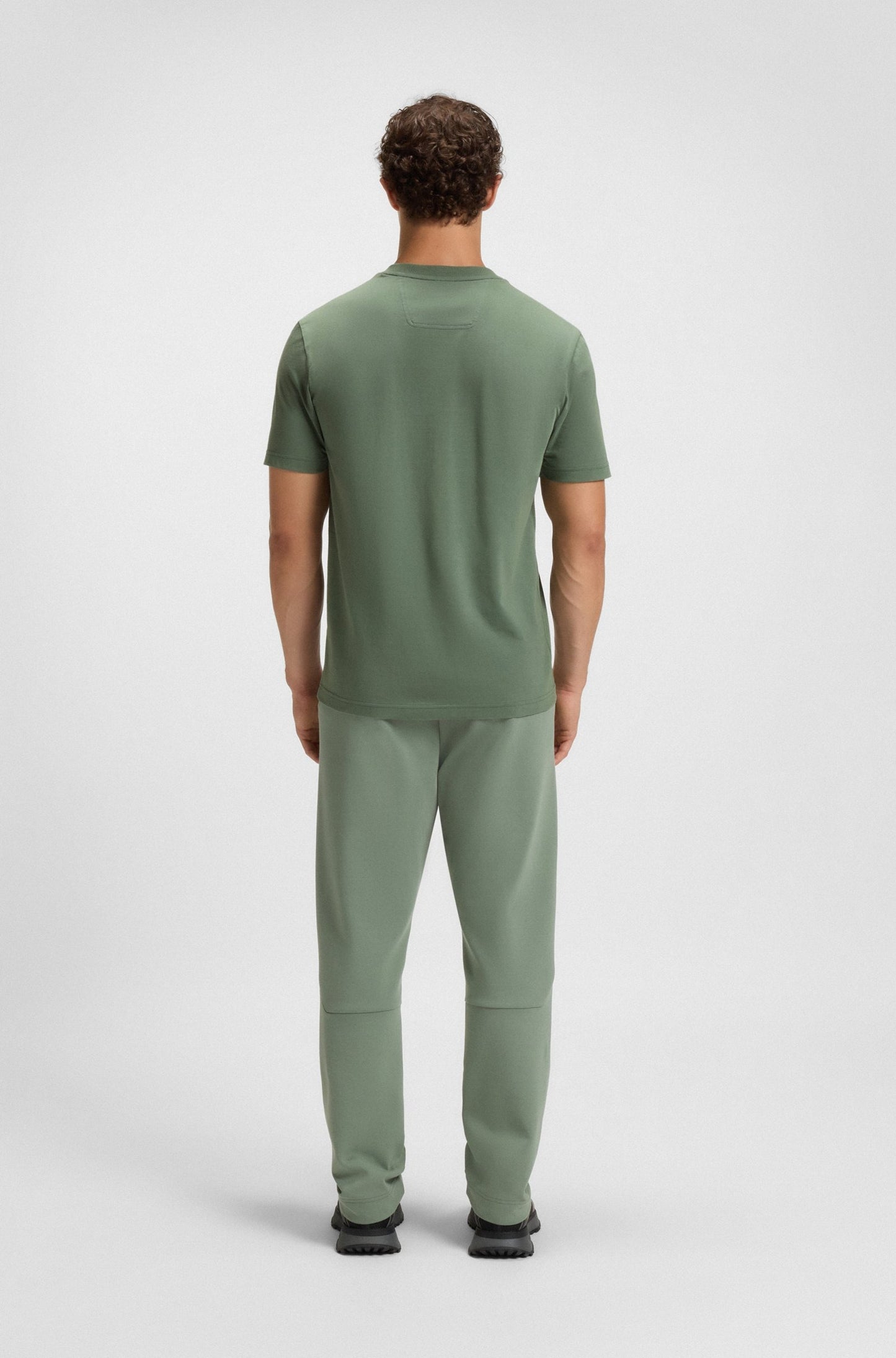 Franela cuello redondo unicolor con logo en 3D