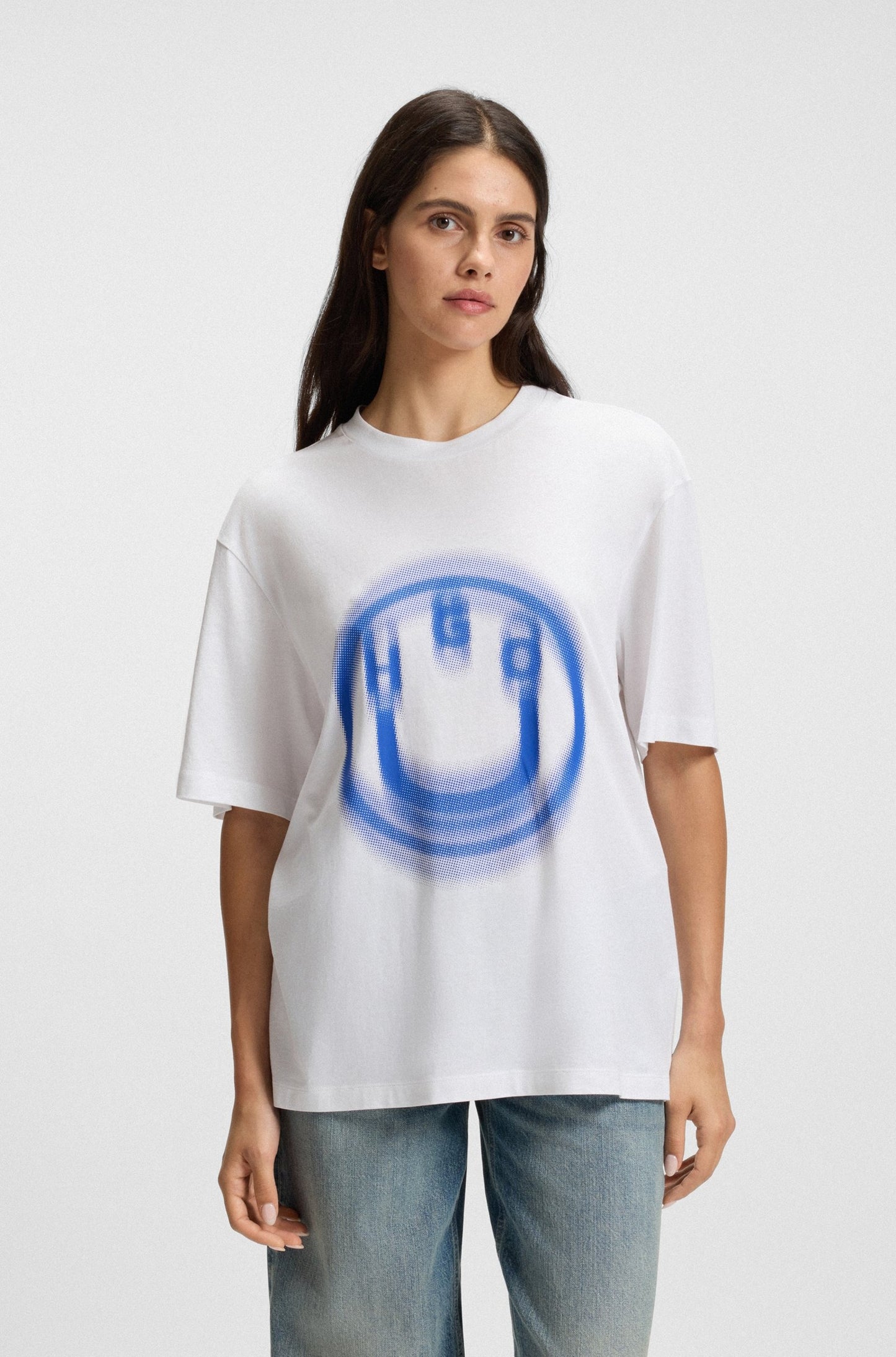 Franela cuello redondo con logo de central de carita