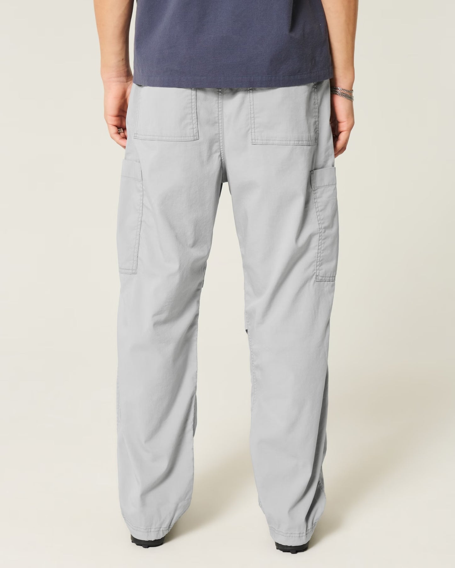 Pantalón ancho tipo cargo