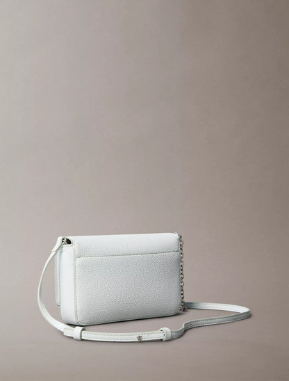 Cartera pequeña con logo