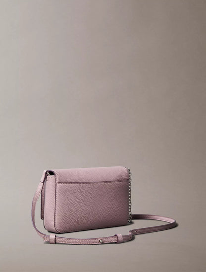 Cartera pequeña con logo