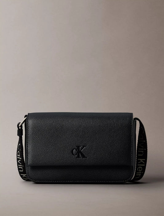 Cartera pequeña con cinta y logo