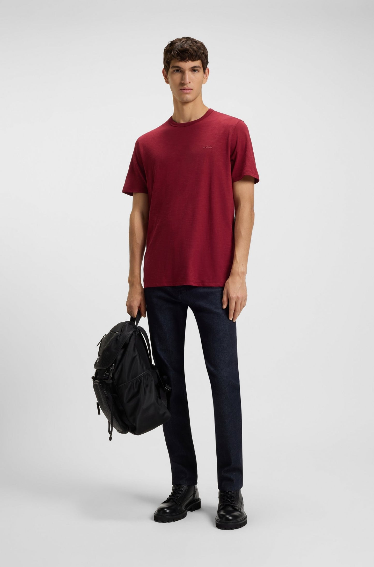 Franela cuello redondo unicolor con logo