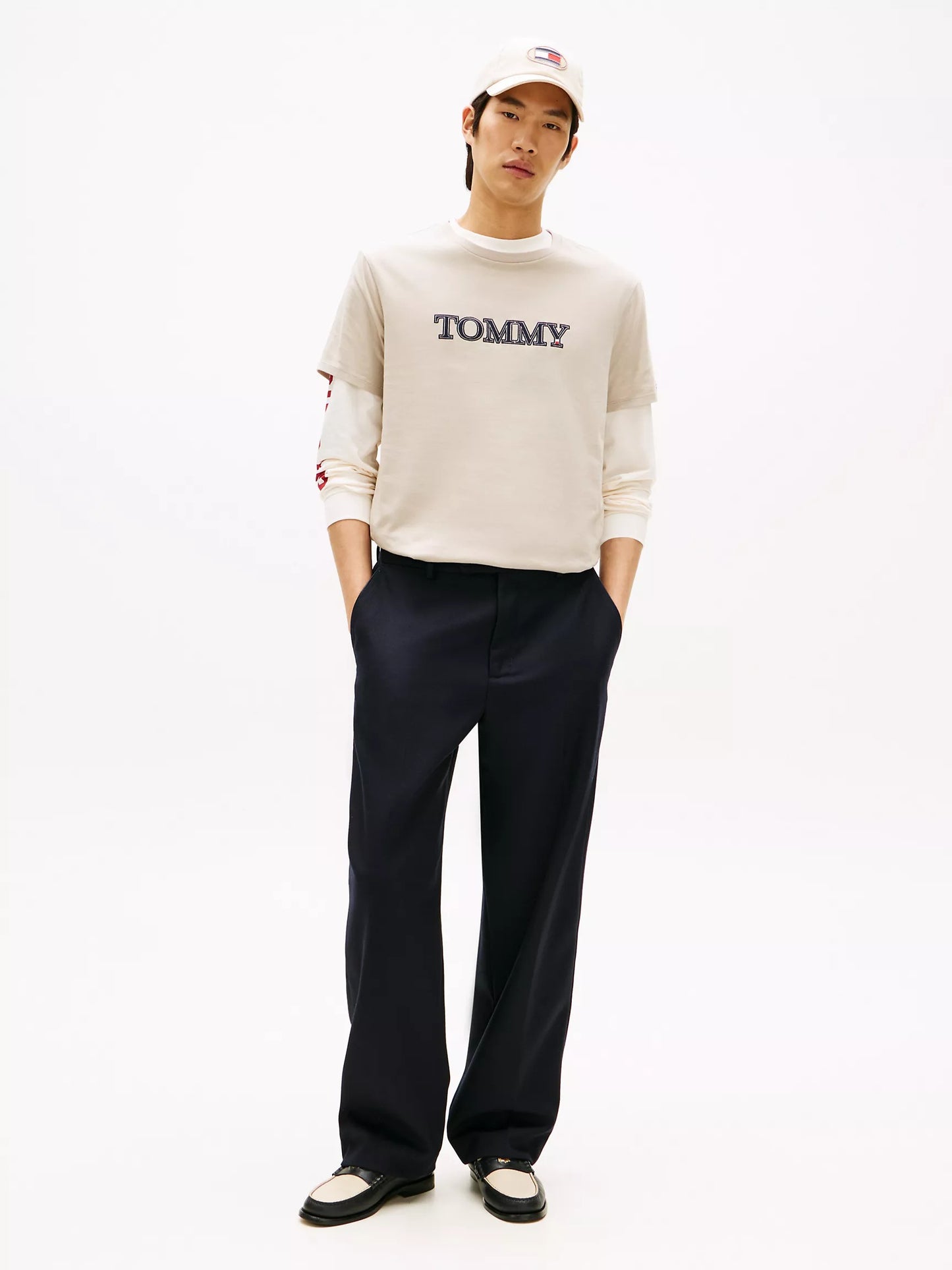 Franela cuello redondo con logo bordado central