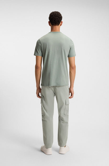 Franela cuello redondo unicolor con logo