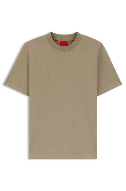 Franela holgada con logo estampado central