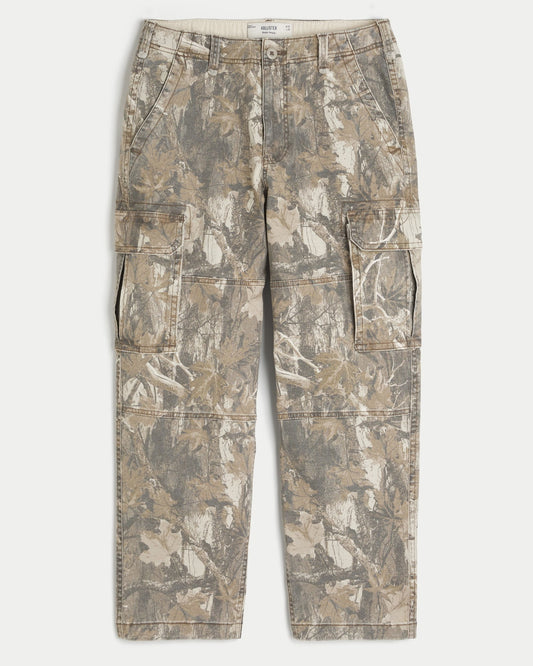 Pantalón baggy tipo cargo con camuflaje