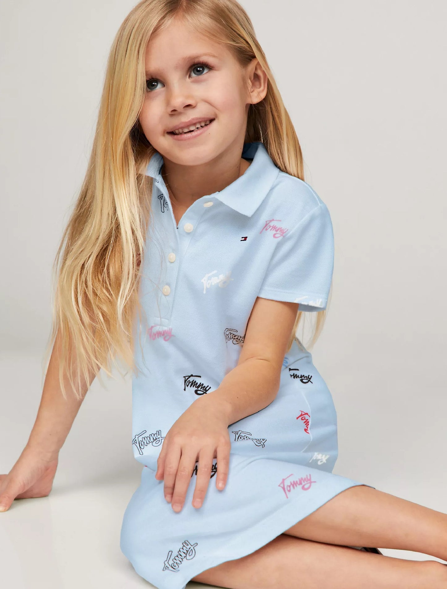 Vestido con estampado de letras para niña