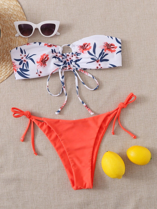 Bañador bikini bandeau con cordón delantero con patrón floral